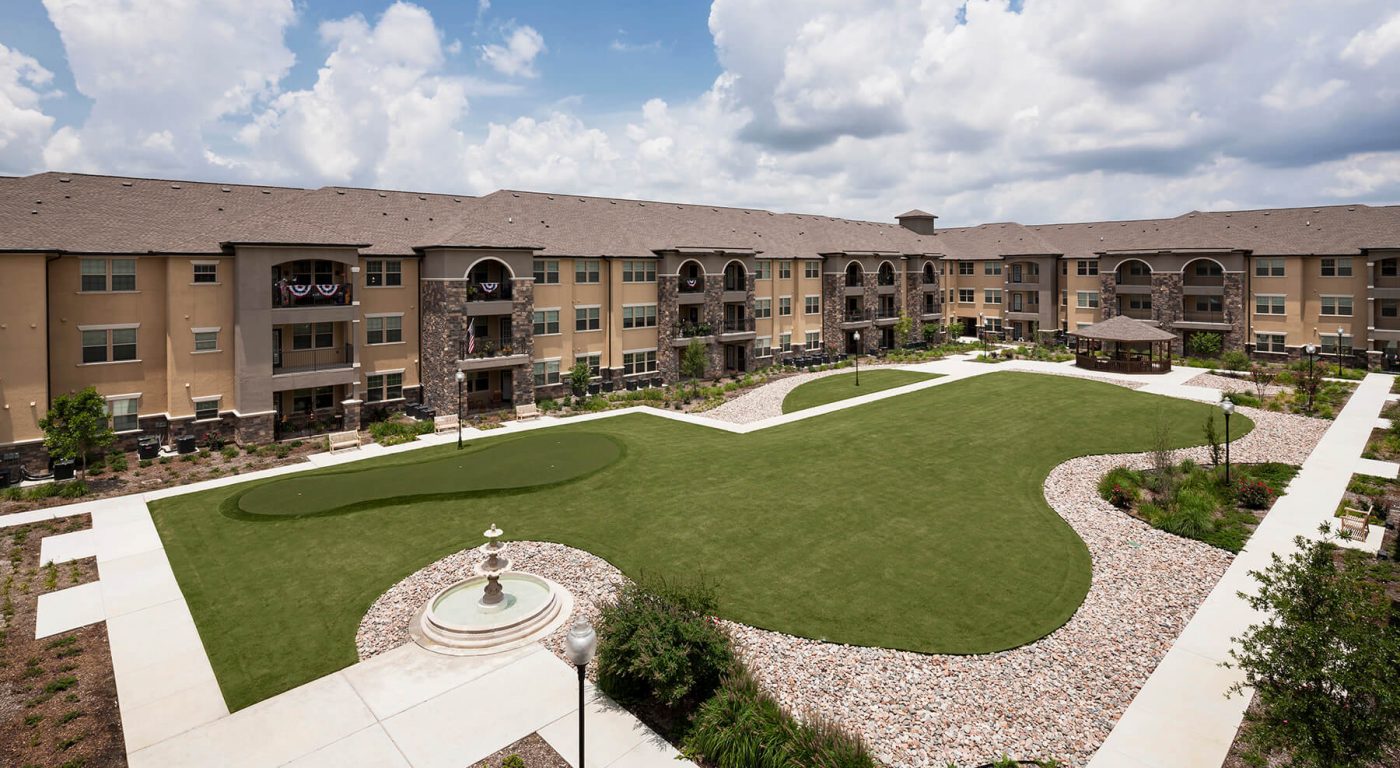 Lloyd Jones Partners with ST Real Estate Holding Inc. To Acquire Trinity Courtyard in Fort Worth, Texas
